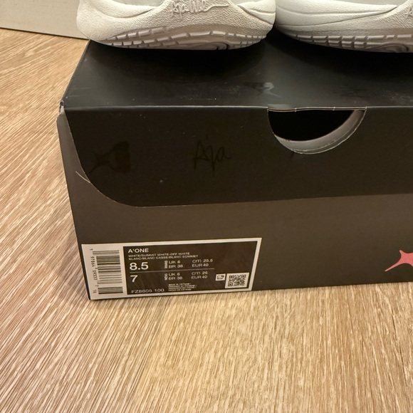 Nike A’One “OG Pearl” Basketball Shoes - Picture 10 of 11